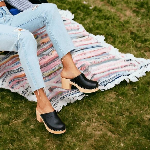 Swedish Hasbeens Shoes - Swedish Hasbeens Louise black leather clogs size 40 / US 10